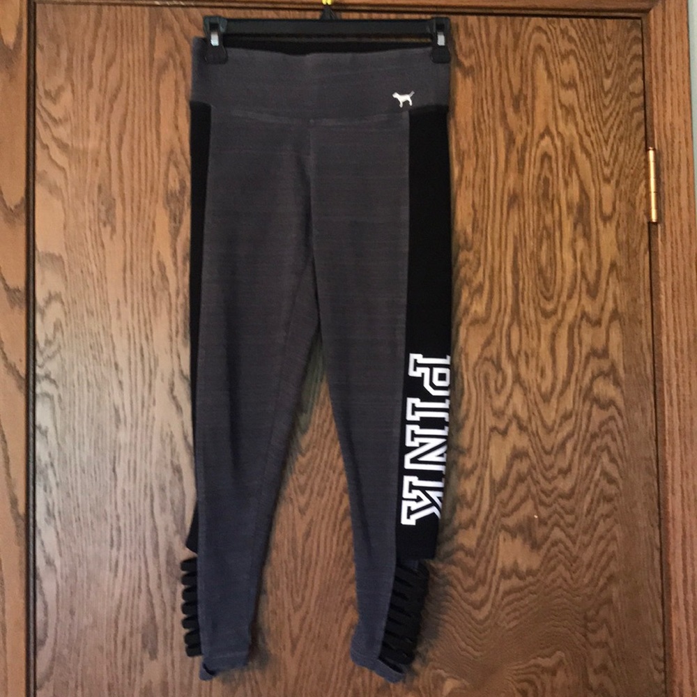 Victoria’s Secret pink yoga pants Capri length XS
